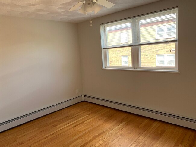 Building Photo - 1105 Lexington St