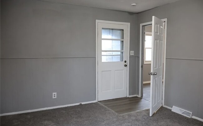 Building Photo - 12312 Carrington Ave