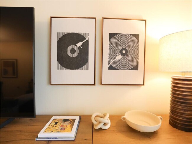 Building Photo - 322 Timber Lake Dr