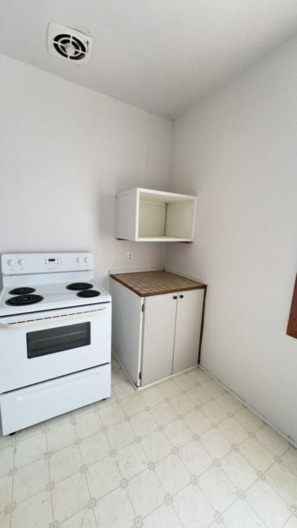 Building Photo - Charming 3-Bedroom Home with Backyard & Patio