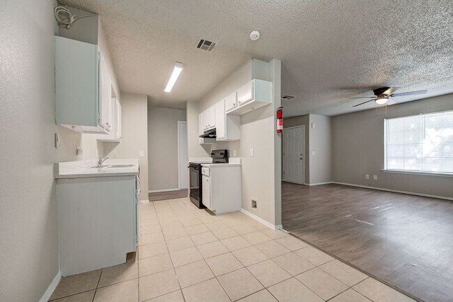 Building Photo - 313 Belmont Dr