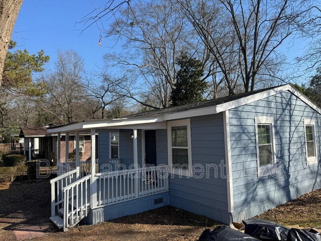 Building Photo - 27 Domineck St