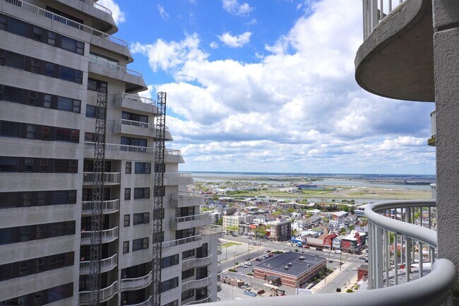 Building Photo - 3101 Boardwalk