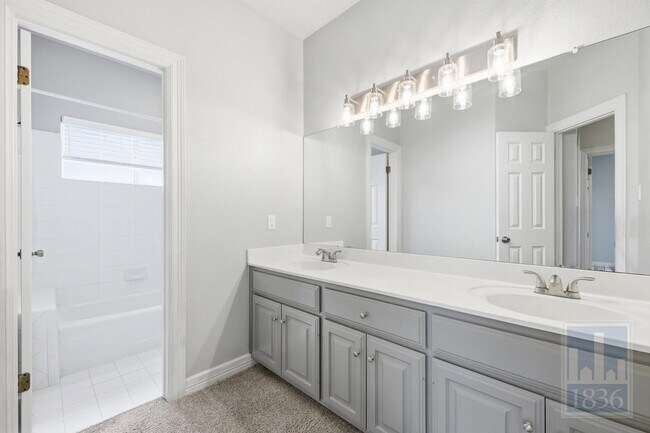 Building Photo - 41 Stillmeadow