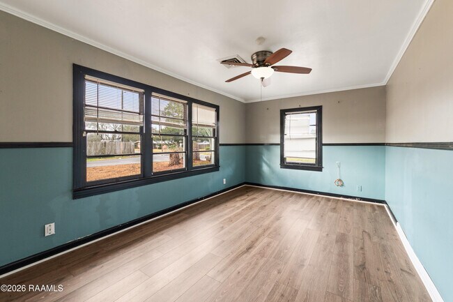 Building Photo - 416 W St Paul St