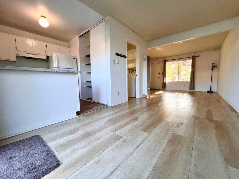 Building Photo - 38612 Royal Ann Cmn