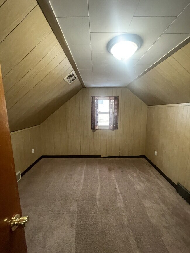 Building Photo - 149 Parkwood Rd