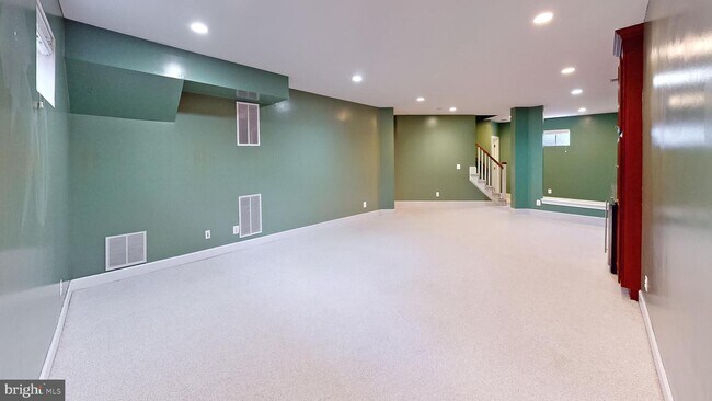 Building Photo - 309 Pure Spring Crescent