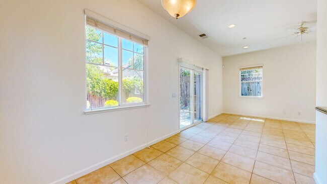 Building Photo - Rincon Valley FIVE Bedroom Three Bathroom Single Family Home!