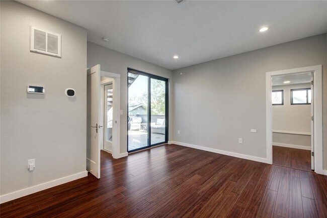 Building Photo - 4412 Caswell Ave