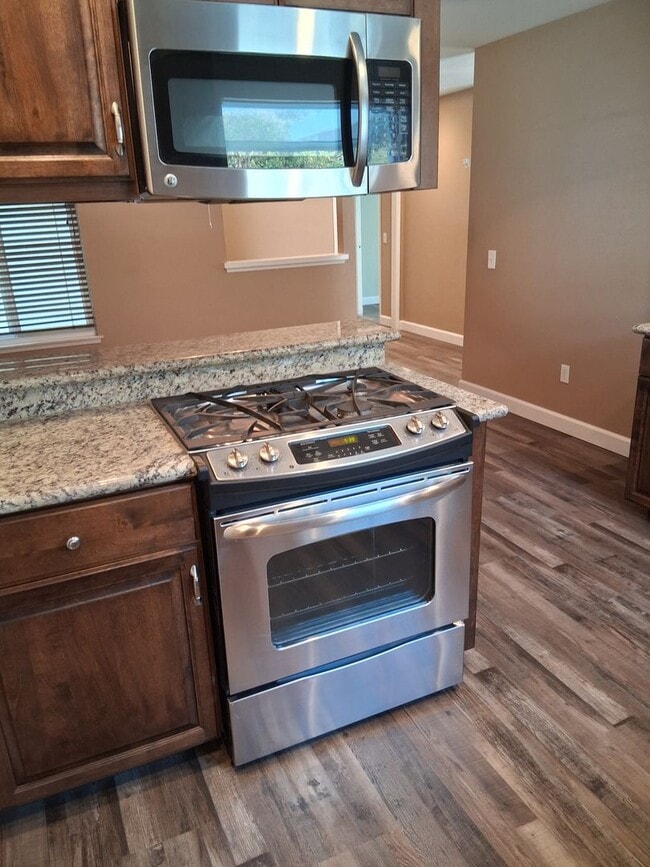 Building Photo - 5939 Petite Ct