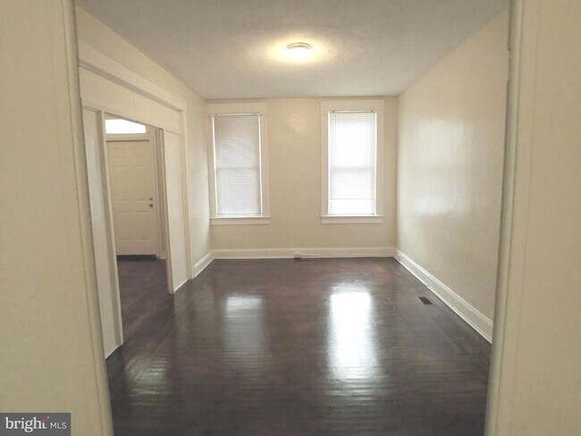 Building Photo - 3509 W Franklin St