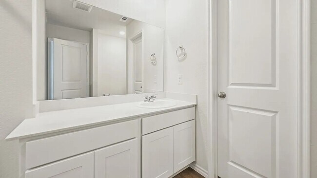 Building Photo - Beautiful new 4-bedroom, 2-bath home with an open floor plan, granite kitchen, two-car garage, an...