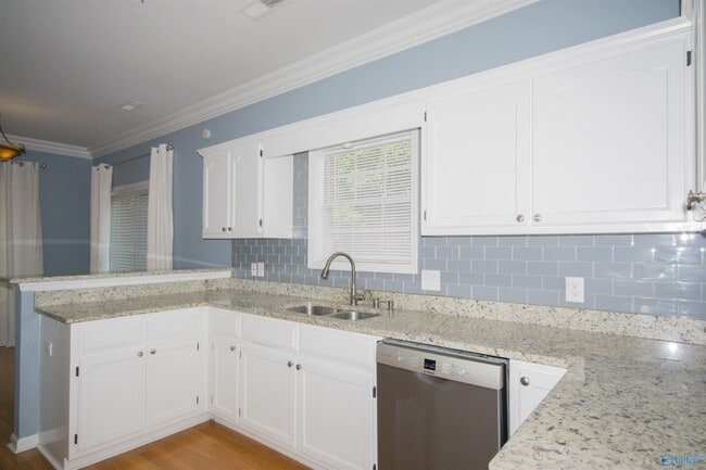 Building Photo - 104 Lancaster Ct SW