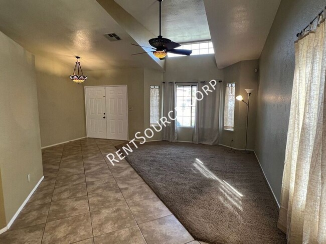 Building Photo - 4 Bedroom 2 bathroom home for rent in Palm...