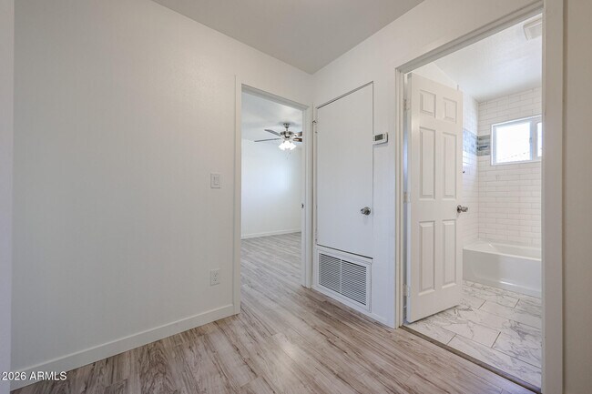 Building Photo - 7014 N 77th Ave