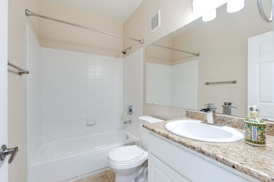 Building Photo - 4455 E Paradise Village Pky S