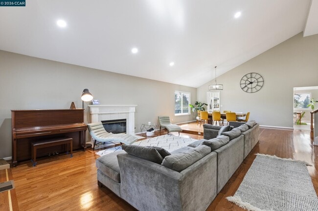 Building Photo - 342 Newcastle Ln