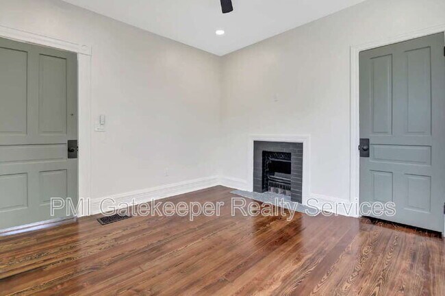 Building Photo - 3020 Daytona Ave