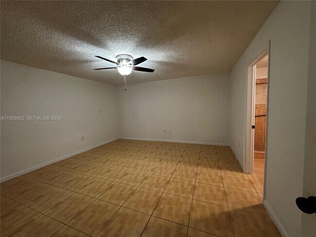 Building Photo - 350 W 34th St