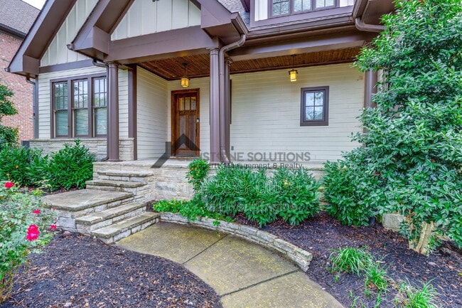 Building Photo - 210 38th Ave N