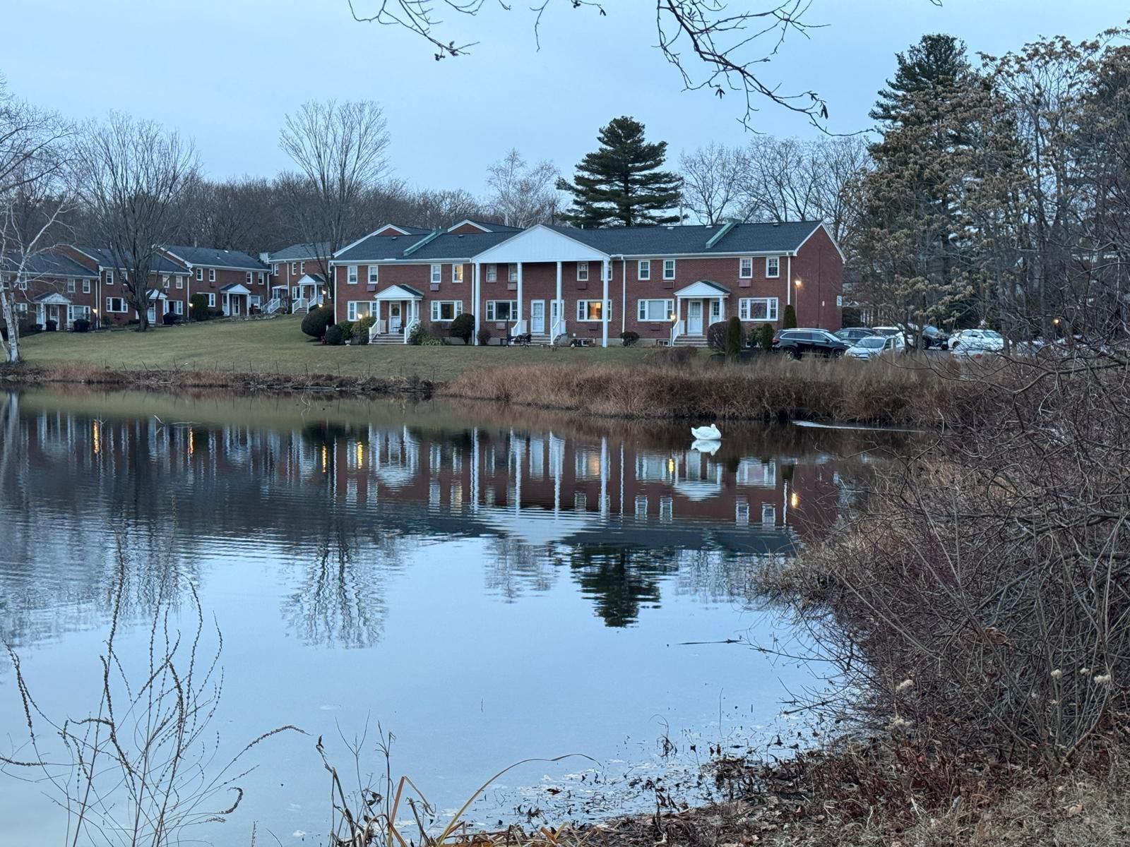 Building Photo - 848 Main St