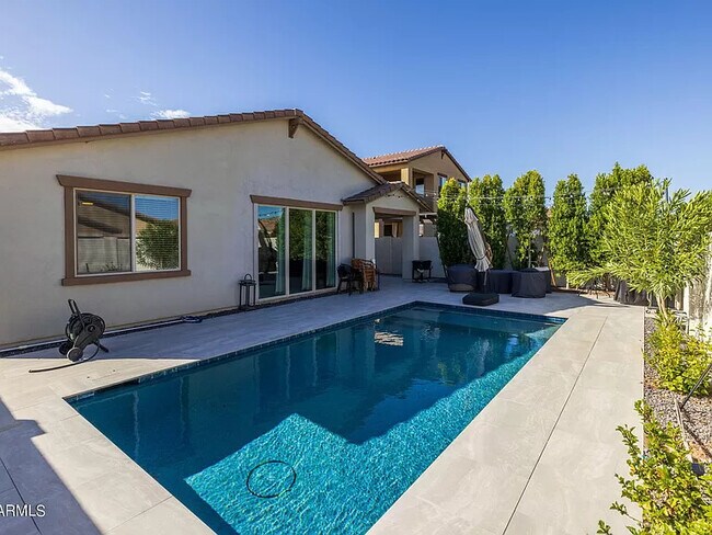 Building Photo - 10218 E Wavelength Ave