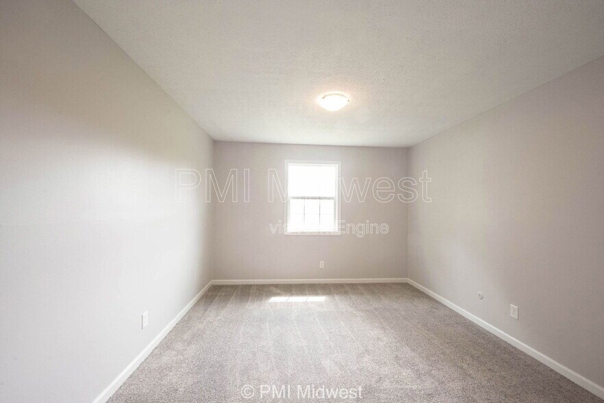 Building Photo - 326 Progress Rd