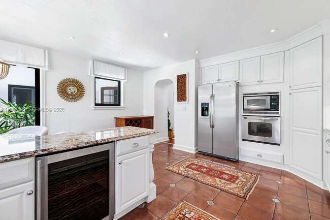 Building Photo - 56 S Hibiscus Dr