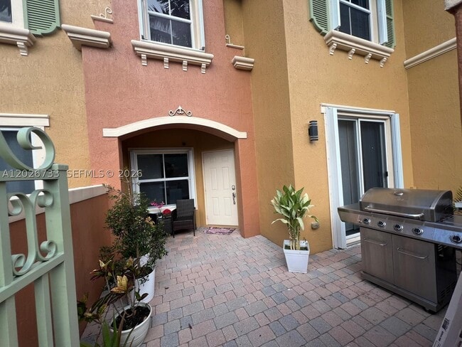 Building Photo - 943 SW 143rd Terrace