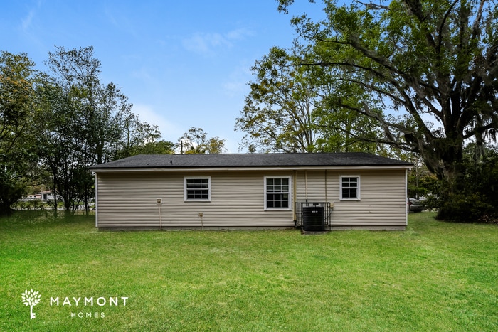 Building Photo - 5715 Green Forest Dr