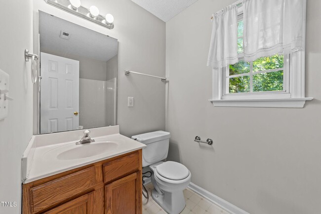 Building Photo - 108 Tarlow Ct