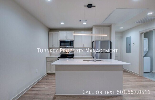 Building Photo - 915 North Street