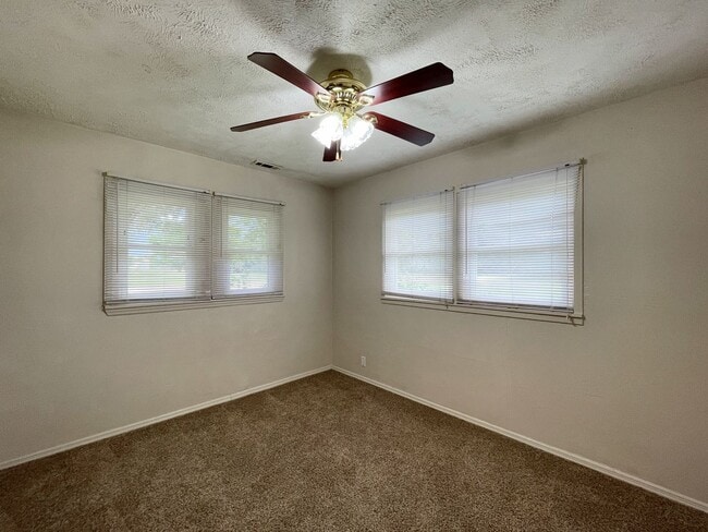 Building Photo - 3 Bed 2 Bath Home in Arlington