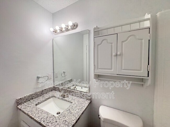 Building Photo - 3009 Montwood Ct