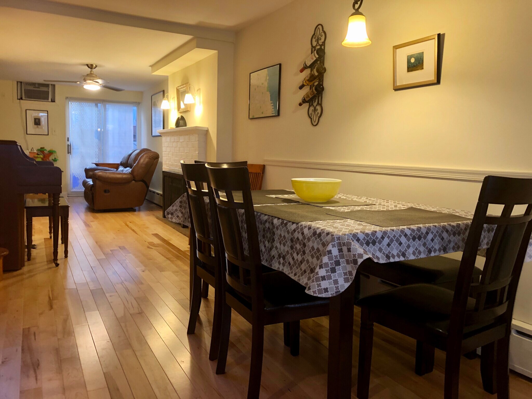 Building Photo - 711 Clymer St