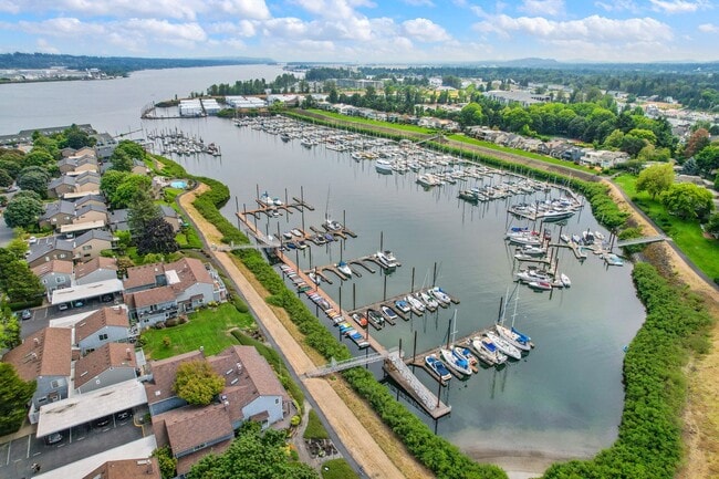 Building Photo - 540 N Hayden Bay Dr