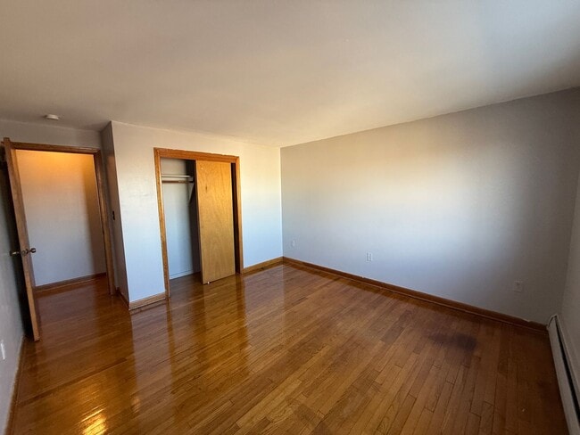 Building Photo - 10-14 Plymouth St.