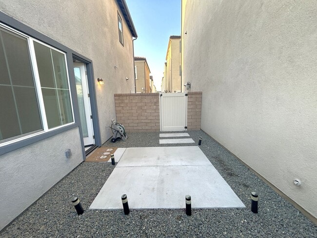 Building Photo - PADDOCK AVE CHINO 91708 (4 BED / 3 BATH)