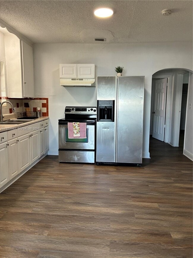 Building Photo - 750 NE 86th St