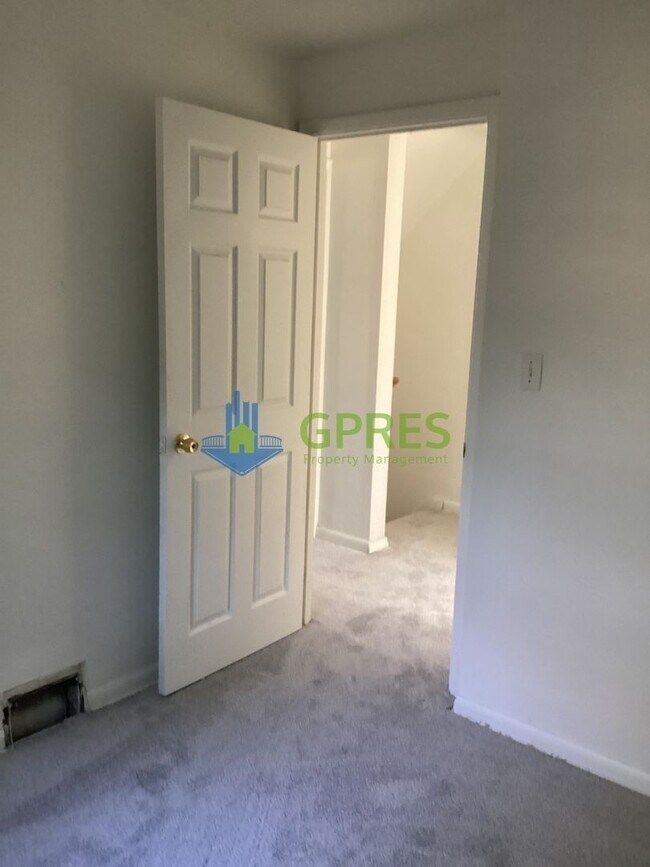 Building Photo - 9210-9212-9212 Florida Ave