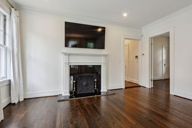 Building Photo - 2140 Fairhaven Cir NE
