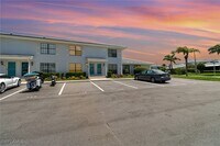 Building Photo - 146 Clyburn Way W