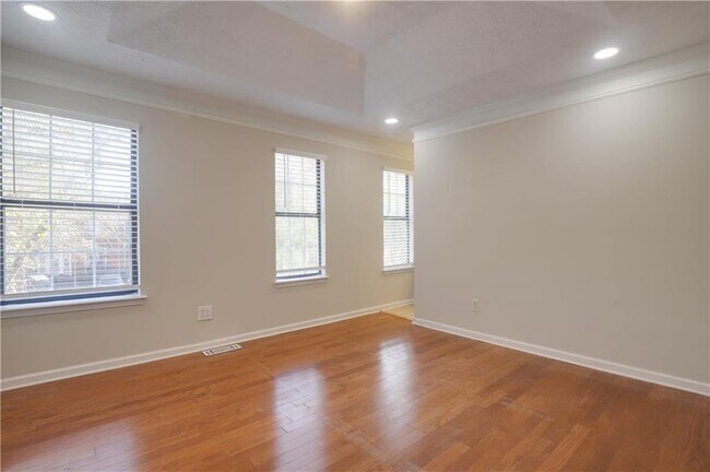 Building Photo - 3727 Regency Park Dr