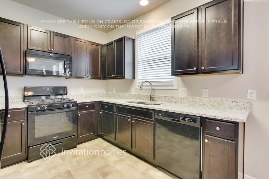 Building Photo - 2240 Bonny Glen Cir