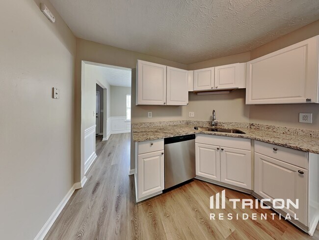 Building Photo - 1528 Cardinal Ln