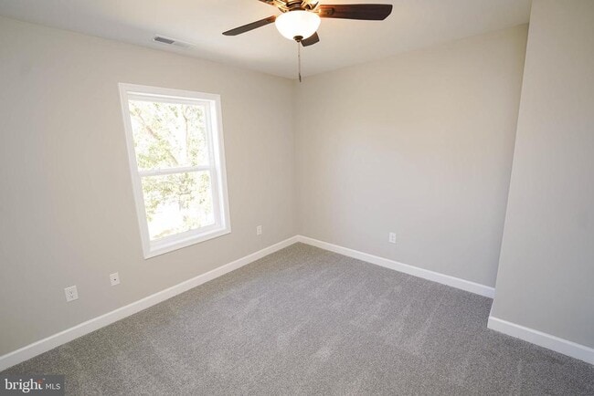 Building Photo - 621 Cedar St