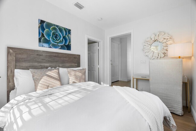 Building Photo - 240 Santa Lucia Dr