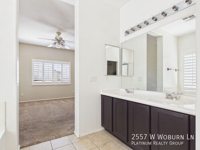 Building Photo - 2557 W Woburn Ln