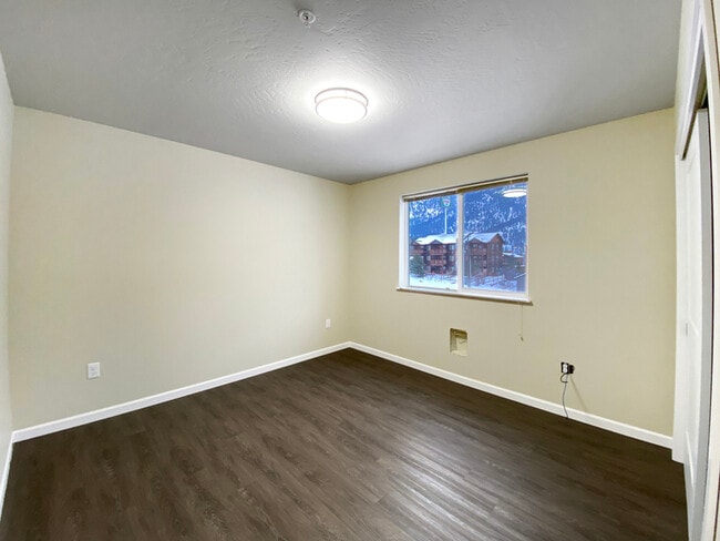 Building Photo - 3484 MT-200